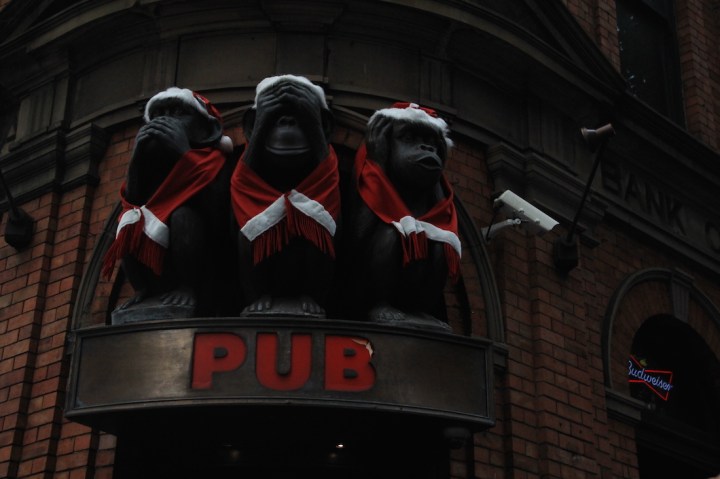 Christmas-Sydney-Australia-Pub-3-monkeys-travel-blog-passportpages
