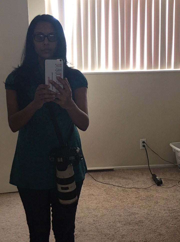 Huge-DSLR-lens-heavy-low-light-gorilla-trekking-camera-strap