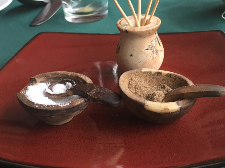 Boma-Uganda-Entebbe-Airport-Hotel-Africa-salt-pepper