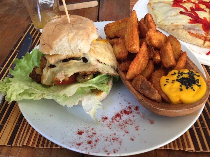 chivitos-veggie-burger-Namaste-Cafe-Uruguay-vegetarian-vegan