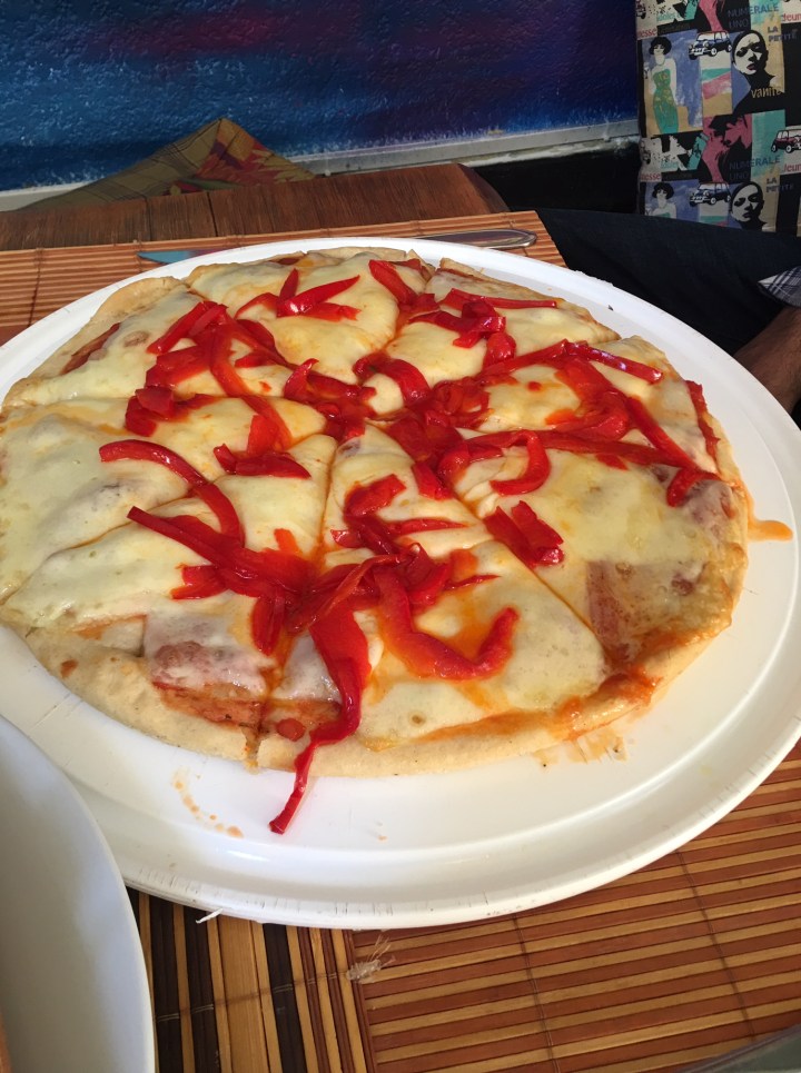 pizza-Namaste-Cafe-Uruguay-vegetarian-vegan