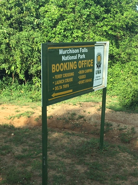 Aerolink-flight-plane-Uganda-domestic-charter-Murchison-Falls-sign